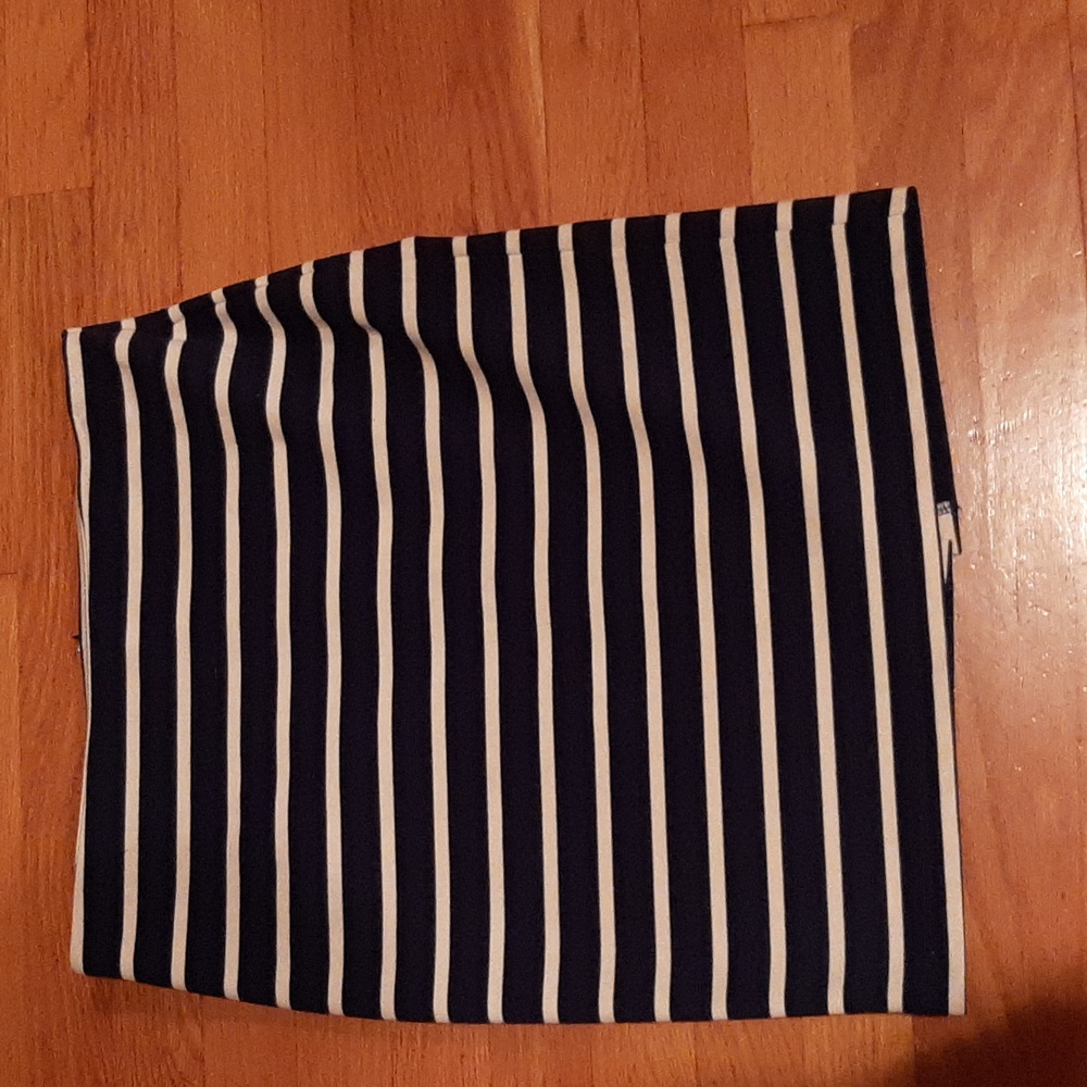 Olive and Oak- Navy Striped skirt-Size 6